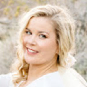 Meet your Posher, Maura